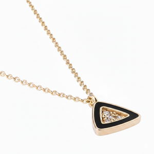 Üçgen Mineli ve Pırlanta Taşlı Kolye