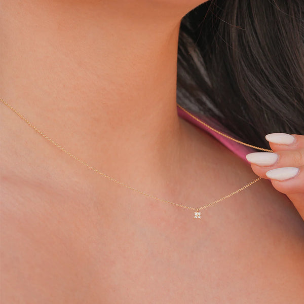 Çiçek Pırlanta Taşlı Kolye